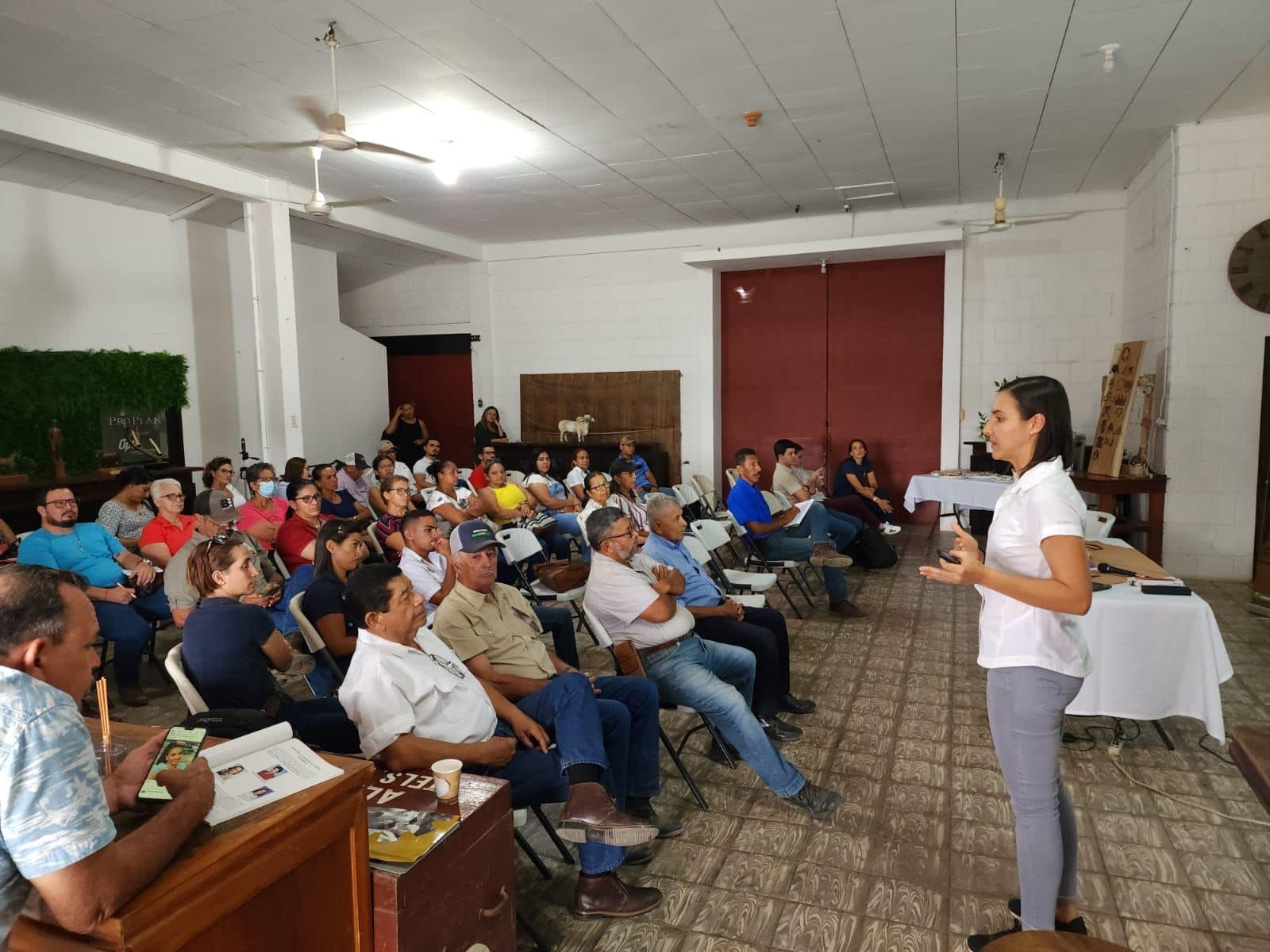 Avanzando hacia el Futuro: Transformación Digital en la Asociación de la Cámara de Ganaderos de Liberia, Costa Rica